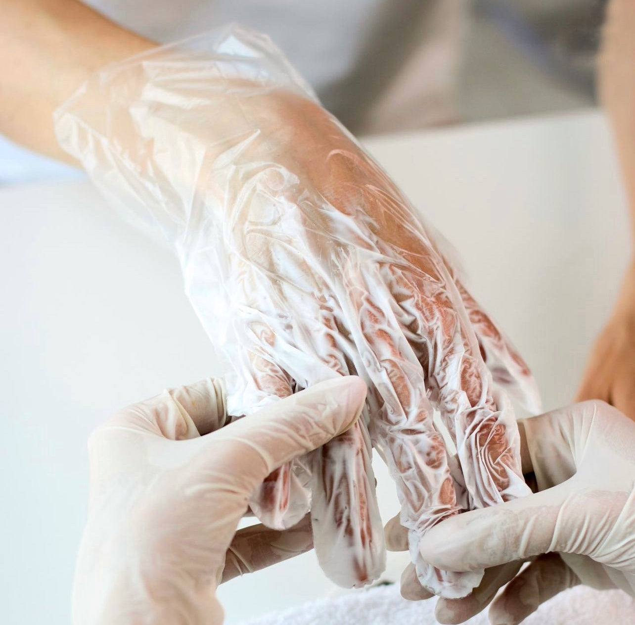 Hansker med håndkrem/mask